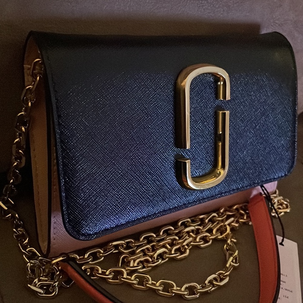 Marc Jacobs Wallet on chain crossbody.